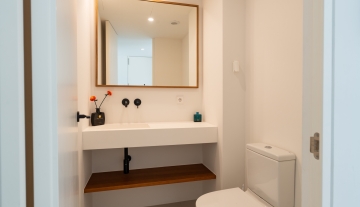 Resa Estates 3 slaapkamers Talamanca te koop sale Ibiza bathroom toilet.jpg